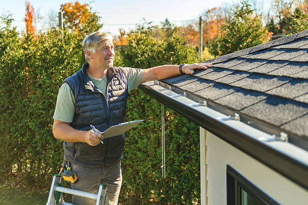Professional Roofing technician working in Newhebron, MS